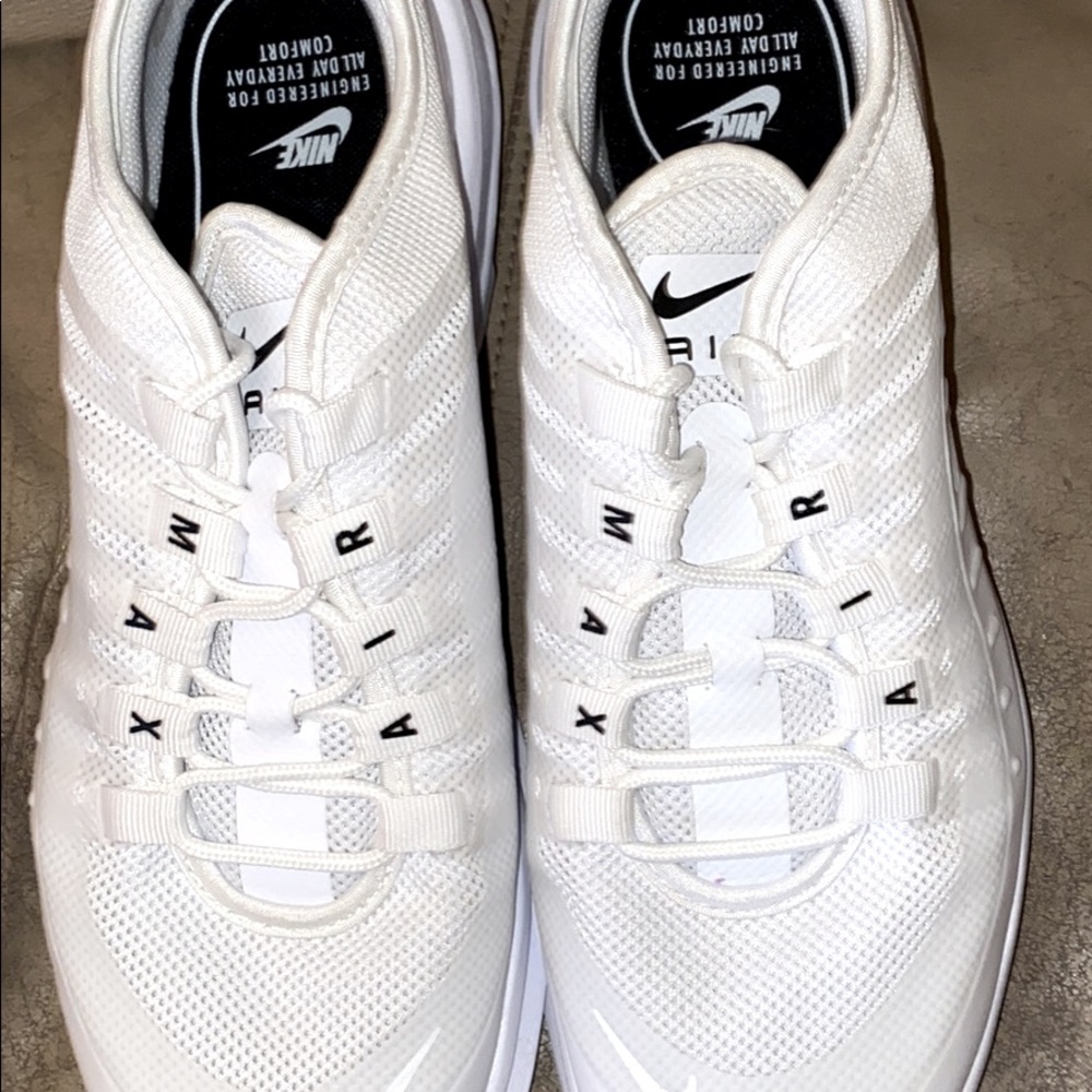 Size 9.5 Women’s AirMax only worn once. Very comfortable!